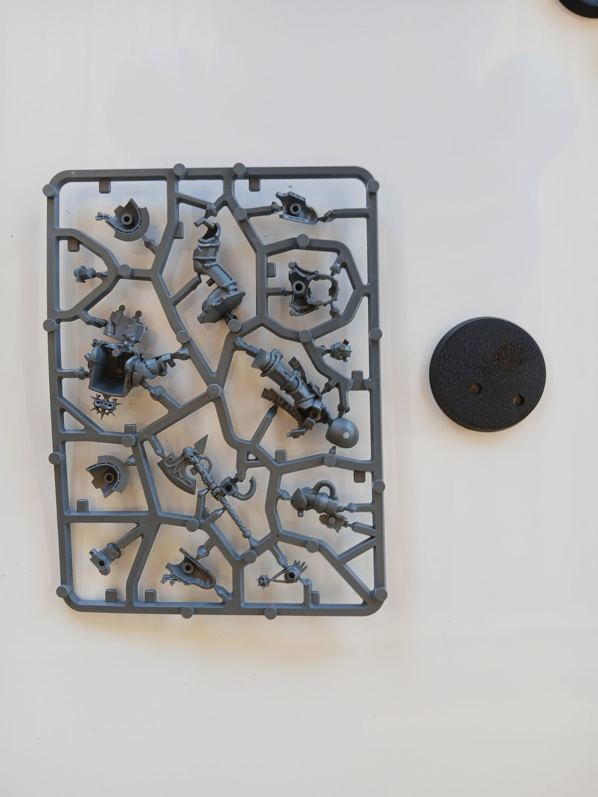 Warhammer 40000 Space Marines Librarian In Terminator Armour New on Sprue